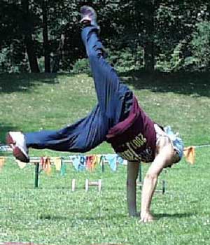 breakdancer.jpg (33234 Byte)