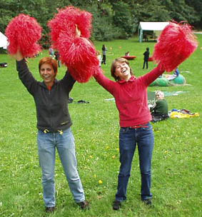 cheerleader.jpg (38912 Byte)